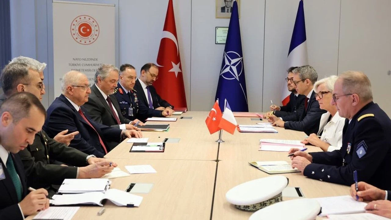 Bakan Guler Fransa Ordular Bakani Vautrin Ile Gorustu