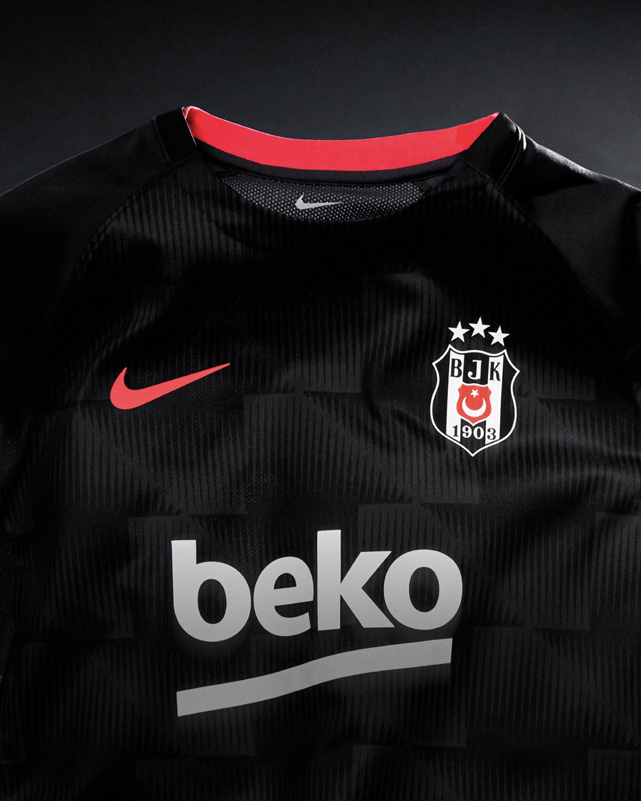 Besiktas Yeni Sezon Formalarini Tanitti Ücüncü Forma 2