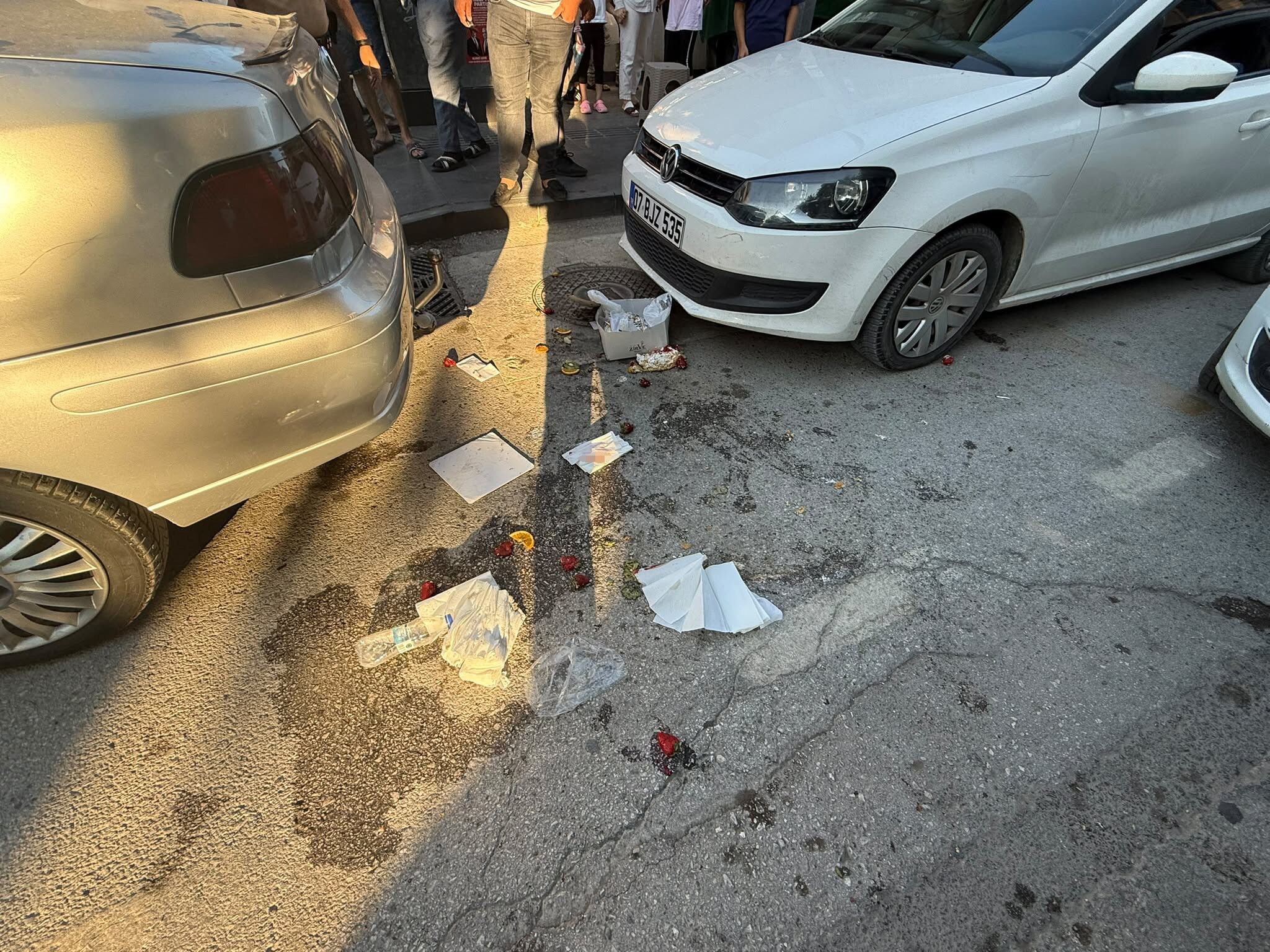 Dogum Gunu Pastasiyla Yururken Silahli Saldiriya Ugradi Antalya Serik Pastane (1)