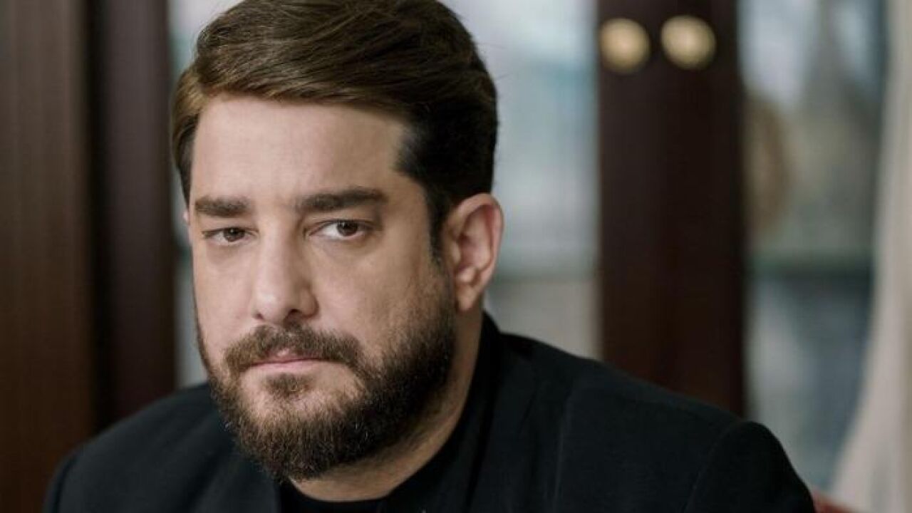 Enis Arıkan Kimdir
