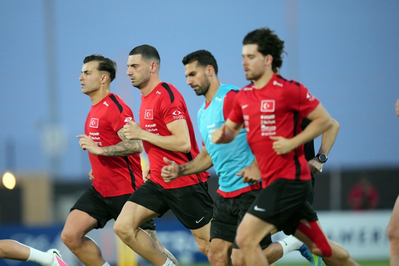 Merih Demiral Normal Bıyık