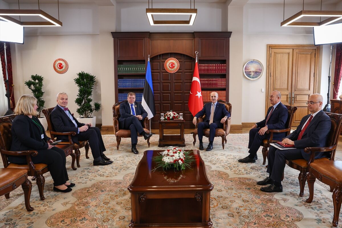 Tbmm Baskani Kurtulmus Estonya Parlamentosu Baskani Hussar Ile Gorustu1