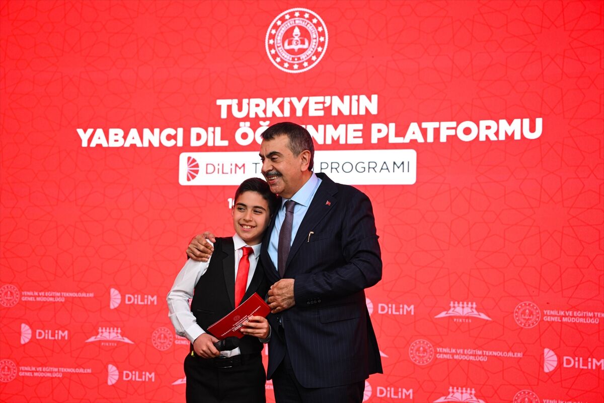 Turk Yapay Zeka Destekli Dil Ogrenme Platformu Dilim 1