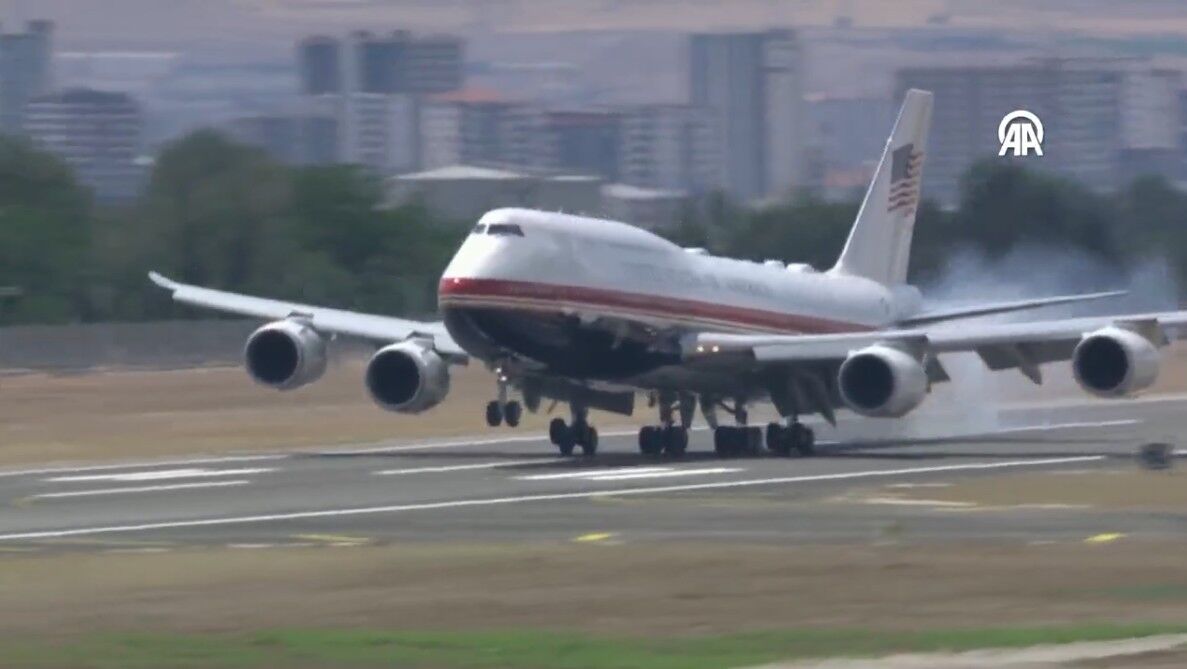Air Force One Trump Ankara 1