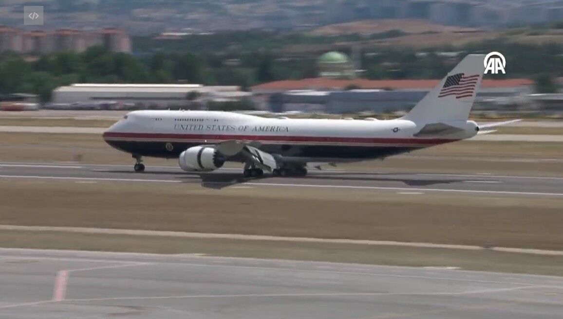 Air Force One Trump Ankara 4