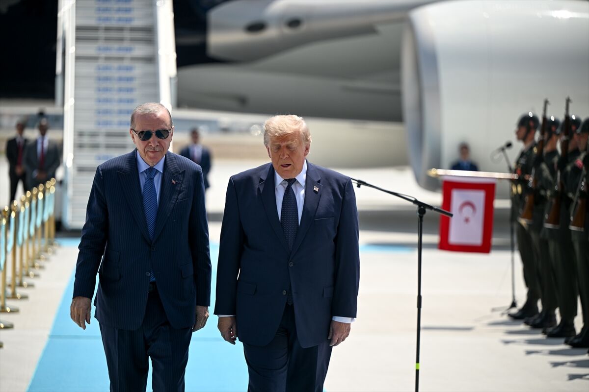 Cumhurbaskani Erdogan Havalimaninda Trumpi Karsiladi 2 Aa