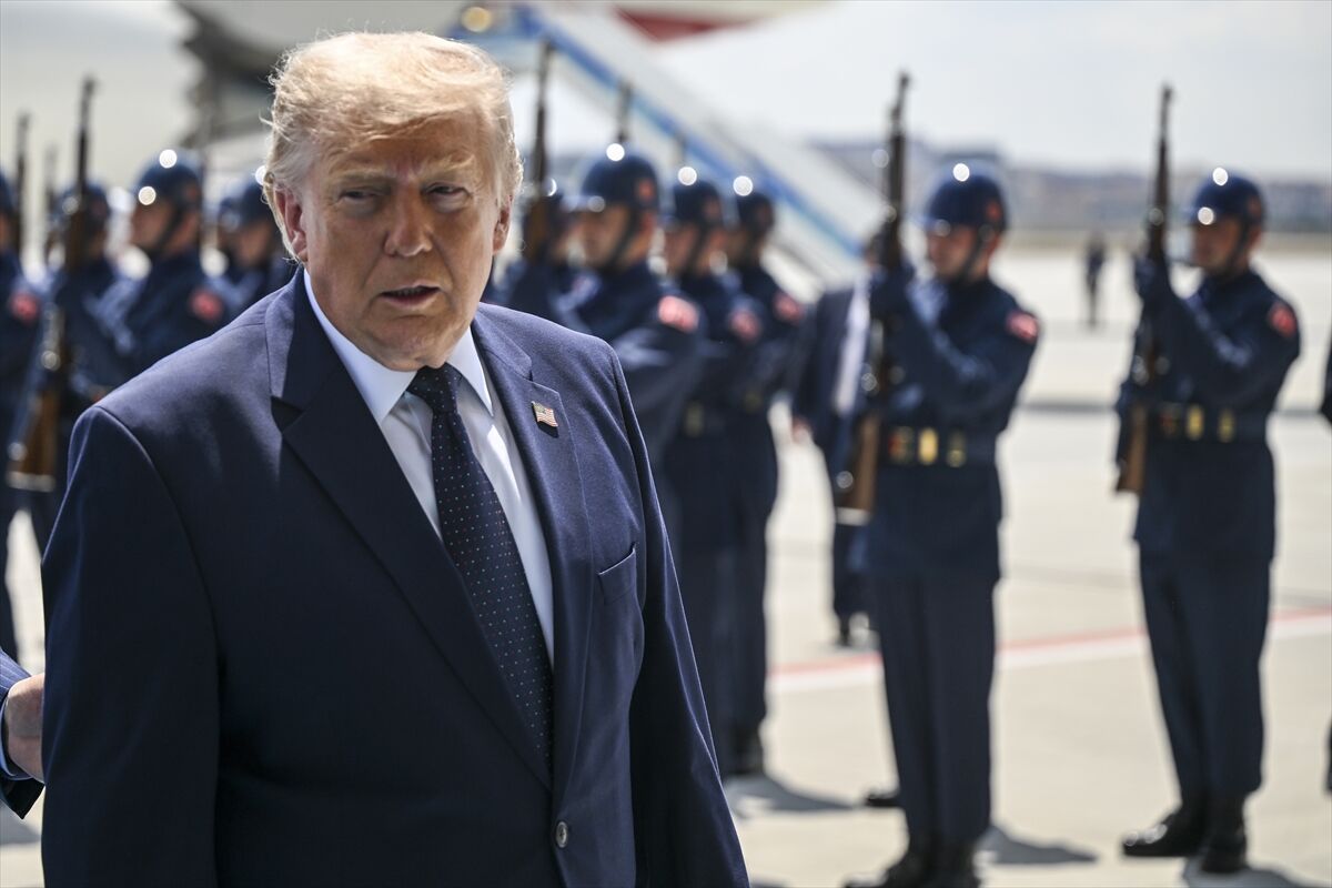 Cumhurbaskani Erdogan Havalimaninda Trumpi Karsiladi 4 Aa