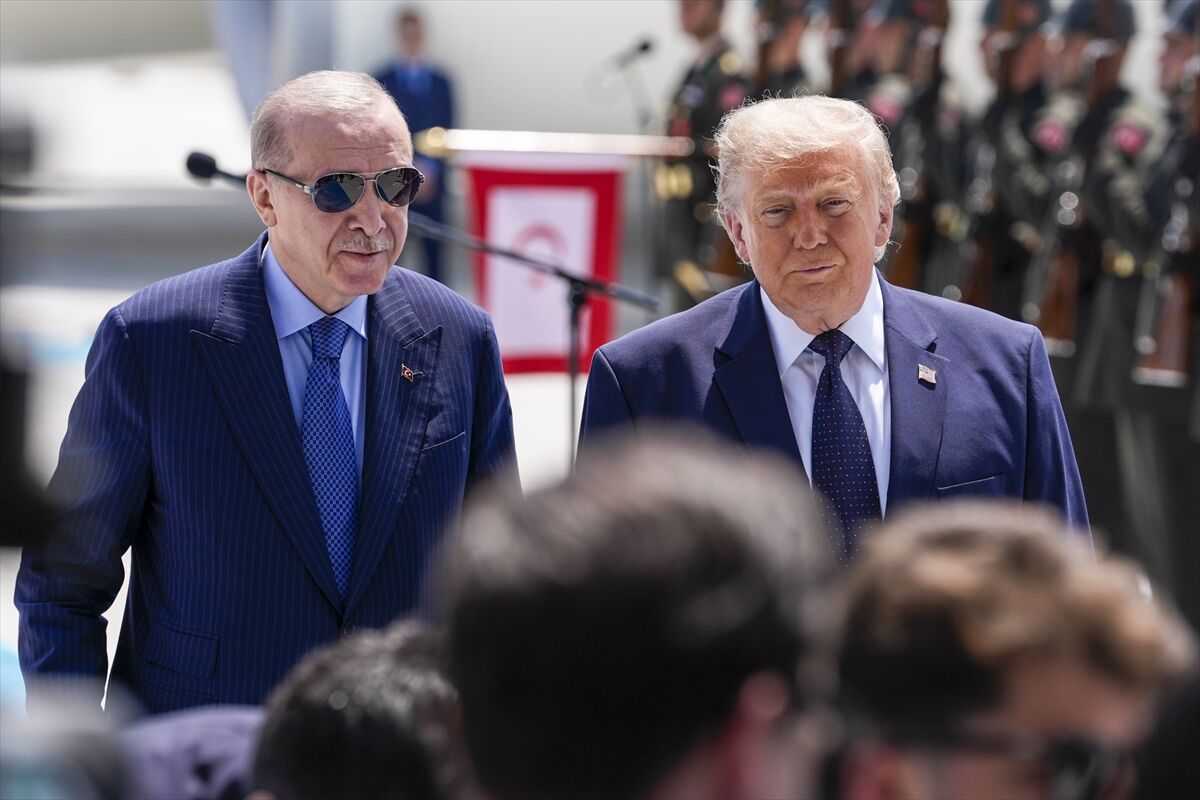Cumhurbaskani Erdogan Havalimaninda Trumpi Karsiladi 9 Aa