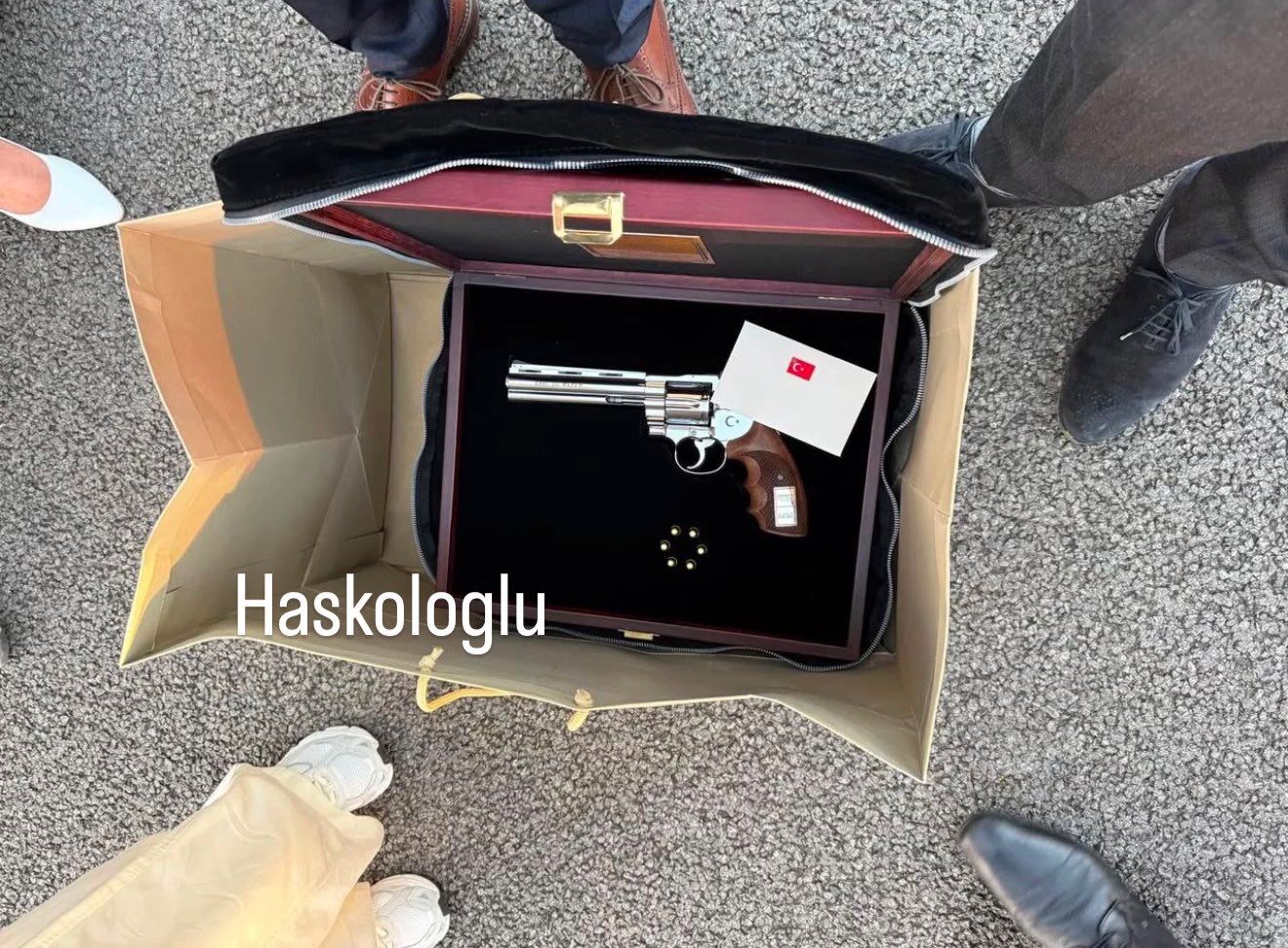 Erdoğan Liderlere Hediye Ettiği Tabanca