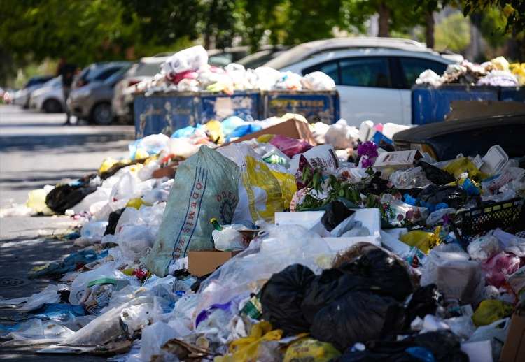 İzmir Buca''da çöp sorunu bitmiyor
