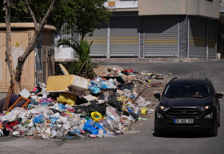 İzmir Buca''da çöp sorunu bitmiyor
