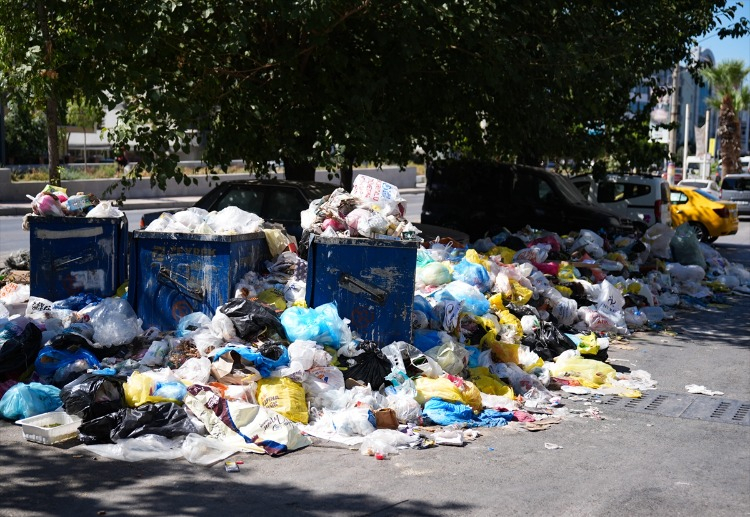 İzmir Buca''da çöp sorunu bitmiyor