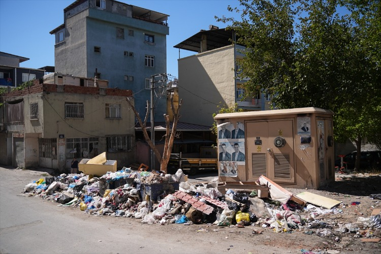 İşte Buca''daki çöp dağları...